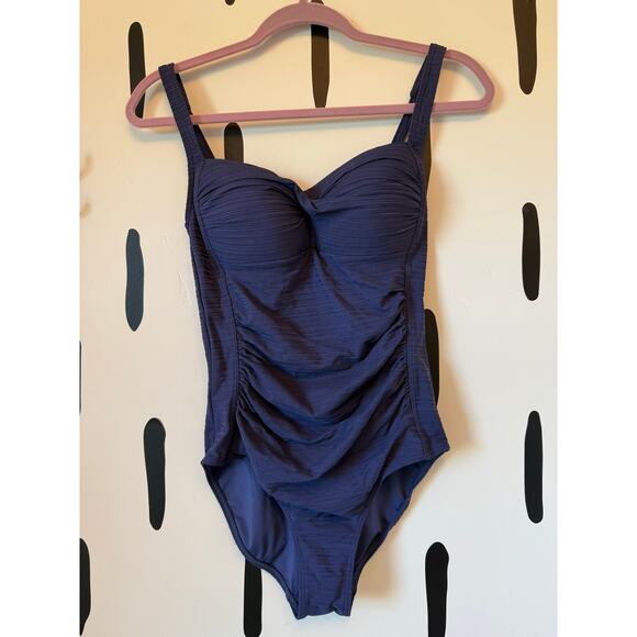 Nip Tuck Swim One-Piece Swimsuit in Navy Ruched Texture (Size‎ US 6) - Picture 1 of 5